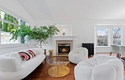 1075 Adderley Street, North Vancouver, British Columbia V7L 1T4