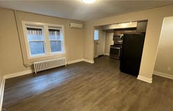 4 Ottawa Street N 2, Hamilton, ON, Hamilton, Ontario L8H-3Y7