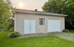 1046 Rue Bernard, Granby, QC J2J0H8, CA, Granby, Quebec J2J0H8