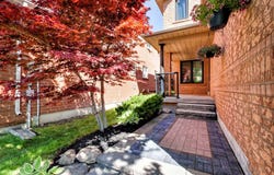 331 Austin Paul Drive, Newmarket, Ontario L3X2C2
