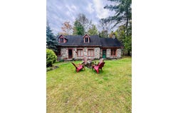 385 Ch. du Lac-Bleu, Saint-Hippolyte, Quebec J8A1L9