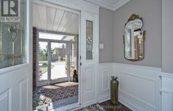 136 Oliver Lane, Vaughan, Ontario L6A1B1