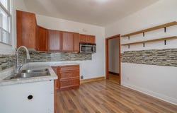 714 Ave Riverview, Montreal, Quebec H4H 2C1