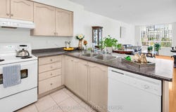 404 - 19 Northern Heights Drive, Richmond Hill, Ontario L4B4M4