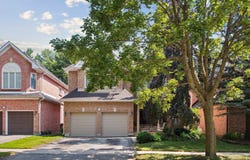100 Carlyle Crescent, Aurora, Ontario L4G6P7