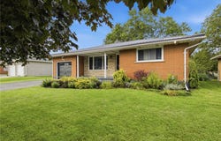 306 Adams Avenue, Haldimand-Norfolk, ON, Delhi, Ontario N4B-2Y5