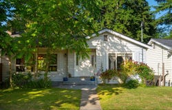 933 Fifth Street, New Westminster, British Columbia V3L 2Y5