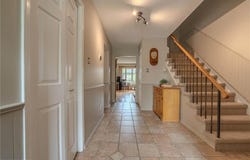 7163 Fayette Circle, Mississauga, Ontario L5N 1Y5