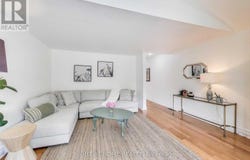 2 sutherland Avenue, Toronto, Ontario M4C1R9