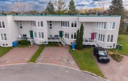 613 Rue Jules-Huot, Chicoutimi, Quebec G7H5A7