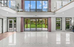 704 Cedar Avenue, Burlington, Ontario L7T2R7