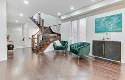 29 Pear Blossom Way, East Gwillimbury, Ontario L9N0T3
