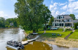 10 Rue Jardin Islemere, Laval (Sainte-Dorothée), Quebec H7Y 1M5