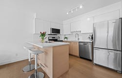 1633 W 8th Avenue 204, Vancouver, British Columbia V6J 5H7