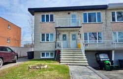1841 Rue Le Royer, Laval, Quebec H7M2S4