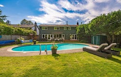 2864 Bushnell Place, North Vancouver, British Columbia V7J2Y8