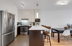 2739 Rue Hochelaga, Montréal, Quebec H2K1J9