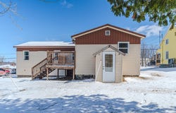472-472A Rue Principale, Saint-Robert-Bellarmin, Quebec G0M2E0