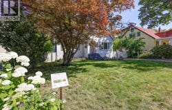 258 Riverside Avenue, Kelowna, British Columbia V1Y1A6