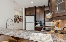 10117 Rue Lajeunesse, Ahuntsic-Cartierville, QC H3L2E3, CA, Ahuntsic-Cartierville, Quebec H3L2E3