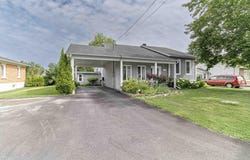 239 Rue McClure, Cowansville, QC J2K1Y1, CA, Cowansville, Quebec J2K1Y1