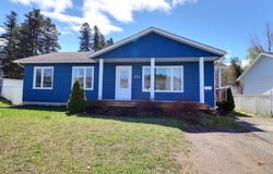 322 Rue St-Gérard, Chicoutimi, Quebec G7G1J2