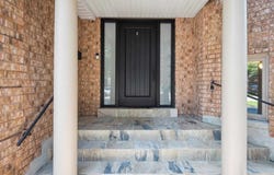 100 Carlyle Crescent, Aurora, Ontario L4G6P7