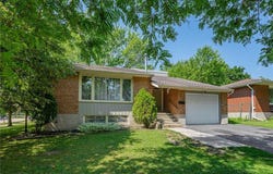 31 Mulberry Lane, Waterloo, Ontario N2L 5L4