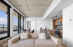 200 Boul. Marcel-Laurin PH803, Montréal (Saint-Laurent), Quebec H4M 2L4