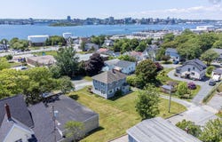8 Woodside Avenue, Dartmouth, Nova Scotia B2W1B3