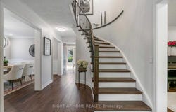 102 Greybeaver Trail, Toronto, Ontario M1C4V3