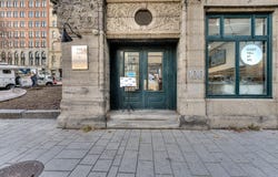 100 Rue St-Antoine O., Montréal (Ville-Marie), Quebec H2Y 1J6