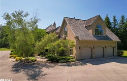 6 Midves Court, Midhurst, Ontario L9X 0P3