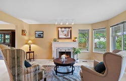 2304 151A, Surrey, British Columbia V4A8S9
