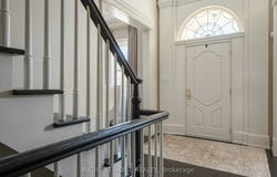 40 Oatlands Crescent, Richmond Hill, Ontario L4C9P1