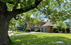 3668 Belvedere Crescent, Mississauga, Ontario L5L3B4