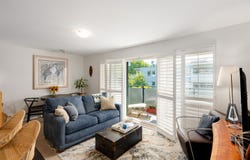 2416 W 3rd Avenue 307, Vancouver, British Columbia V6K 1L8