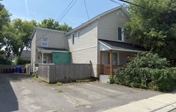11 Rue Bienville, Hull, QC J8Y3H3, CA, Hull, Quebec J8Y3H3