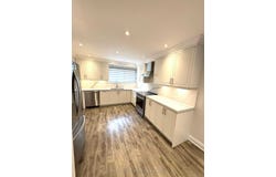 5473 Schueller Crescent, Burlington, Ontario L7L3T1
