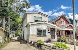 2 sutherland Avenue, Toronto, Ontario M4C1R9