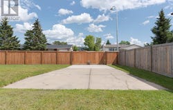 137 Becker Bay, Fort McMurray, Alberta T9K1P4