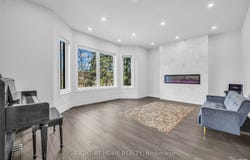 1092 Stonehaven Avenue, Newmarket, Ontario L3X1M7