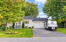 8275 Rue Angus-MacDonald, Bécancour, Quebec G9H4W3