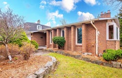 20 Pine Ridge Lane, Brampton, Ontario L6W1G6