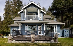 1537 Mccullough Road, Sechelt, British Columbia V7Z 0A5