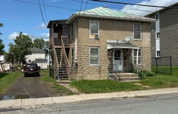 124-126 Rue Léopold, Cowansville, QC J2K1X5, CA, Cowansville, Quebec J2K1X5