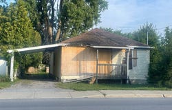5120 Mtée St-Hubert, Saint-Hubert, Quebec J3Y1V7