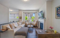 23 Hollyhock Court, Toronto, Ontario M3B 0B4