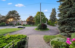 1 Denmark Crescent, Toronto, Ontario M2R1J3