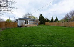 1315 Pinegrove Road, Oakville, Ontario L6L2X2